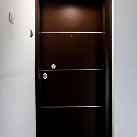 Aristotelous Forum - Center *